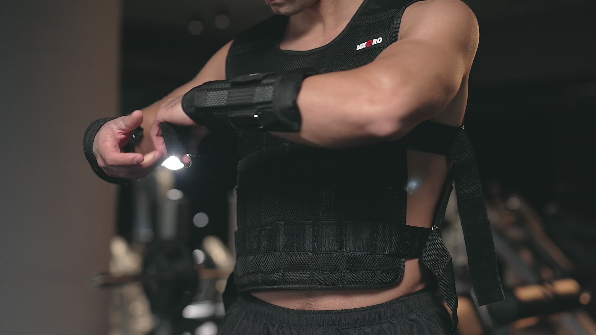 Breathable and padded interior of workout weighted vest